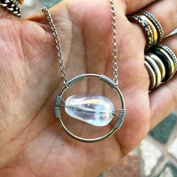 Genuine aura crystal boho wire wrap necklace - Picture 5 of 9